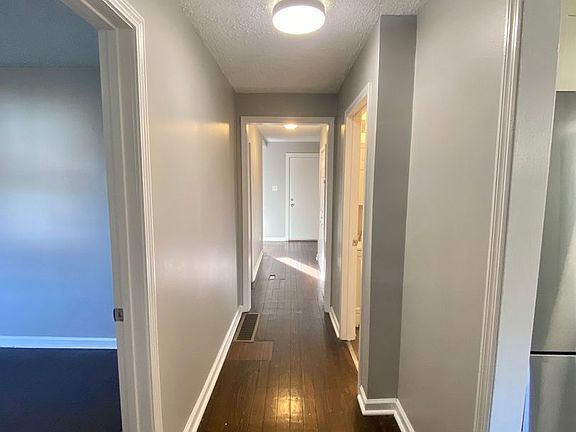 4th image of 7429 Park Ave #1