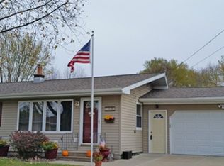 1413 S Hemlock Ave, Marshfield, WI 54449