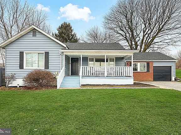 2nd image of 2202 Windsor Rd