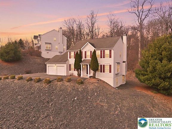 2nd image of 706 Franklin Ct