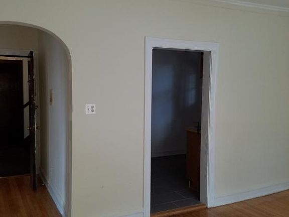 4th image of 6808 N Wolcott Ave APT 1B