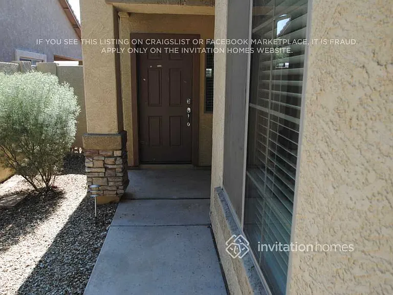 10209 W Parkway Dr — Photo 2
