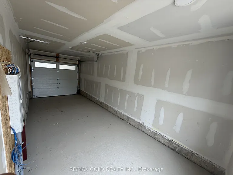 702 Front Royal St — Photo 7