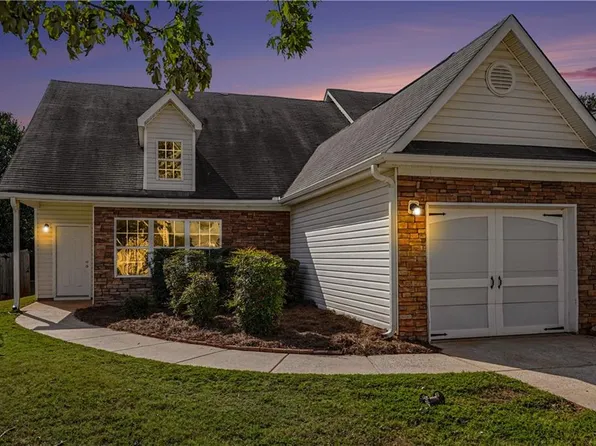 945 City Park Dr, McDonough, GA 30252
