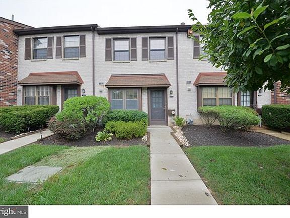 2nd image of 354 Glen Way