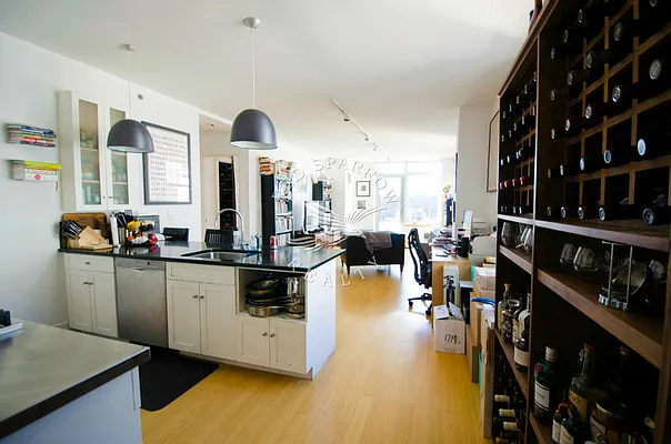 Rented by Red Sparrow Realty Group | media 32