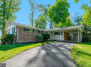 8909 Victoria Rd, Springfield, VA 22151