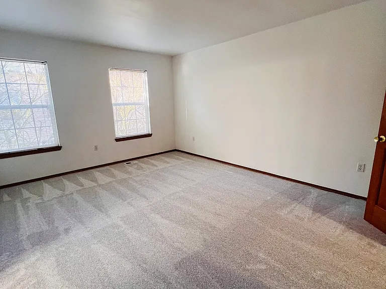 344 227th Ln NE — Photo 33