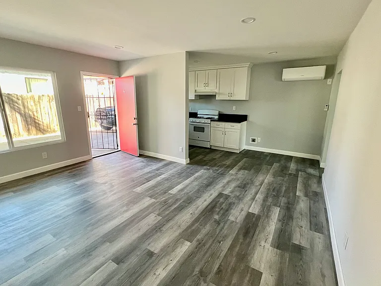 1854 Marine Ave #4 — Photo 13