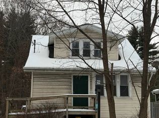 169 Schoolhouse Rd, Albany, NY 12203