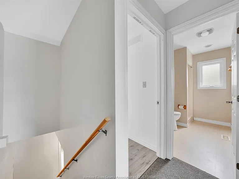2929 Donnelly St — Photo 24