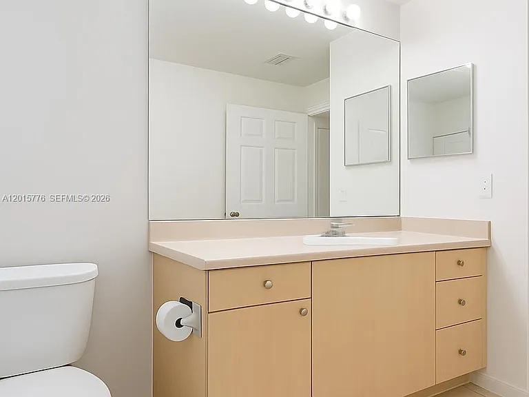 1900 Van Buren St #112B — Photo 11
