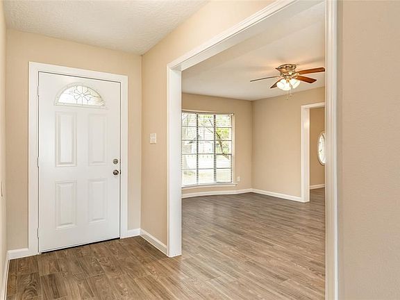 2nd image of 16903 Hibiscus Ln