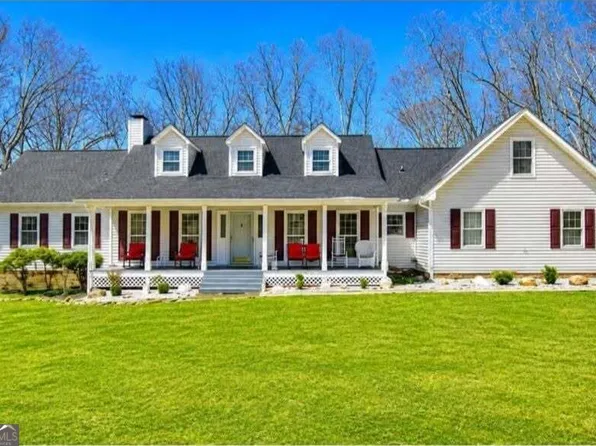 6450 Lake Sara Glen Dr, Douglasville, GA 30135