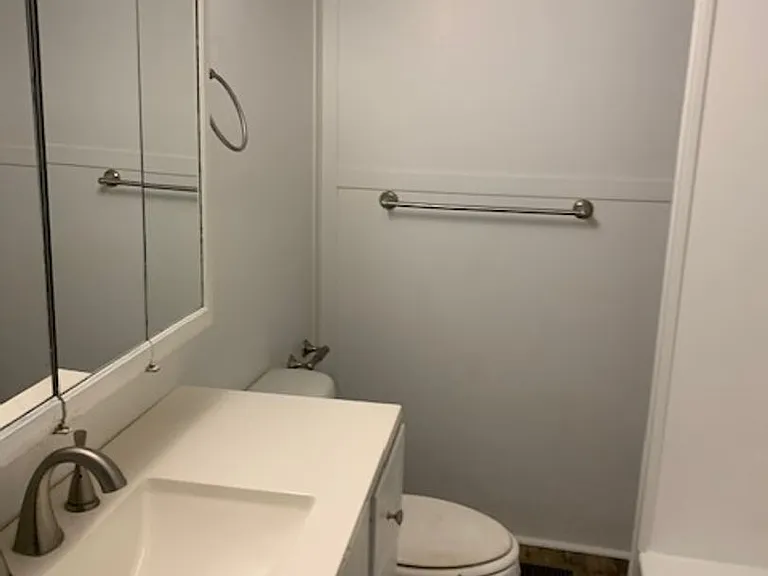 202 Magnolia St — Photo 9