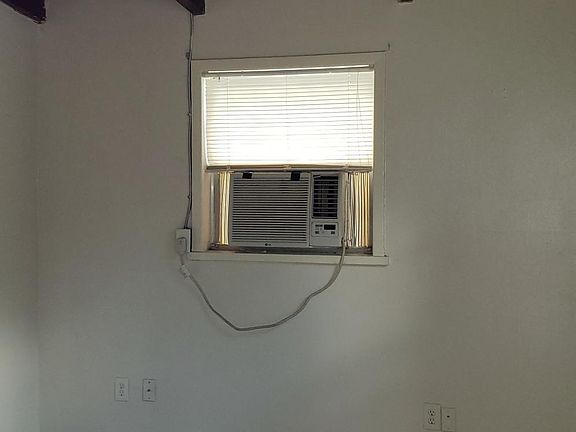 3rd image of 2345 Tanglewood St APT E