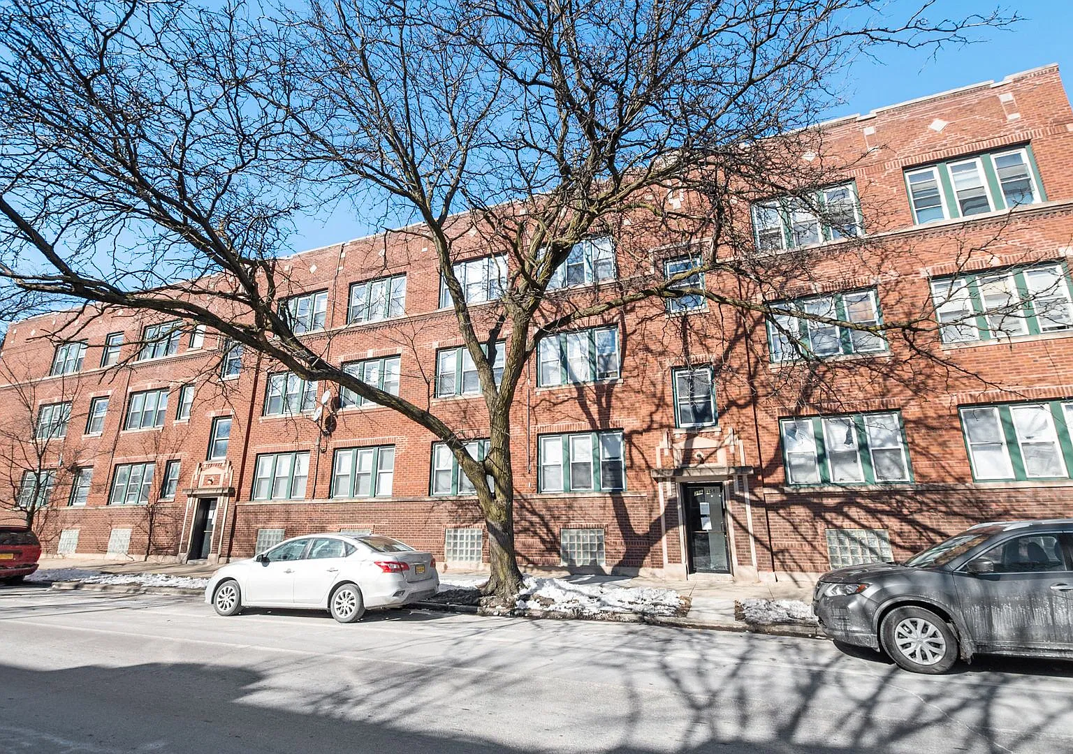 7557-59 S. Calumet Ave. / 348-58 E 76th St. — Photo 1