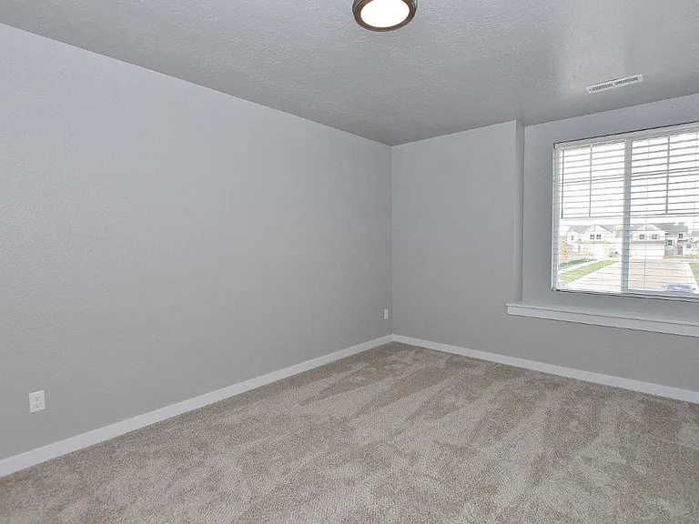 2130 N Morello Ave — Photo 19