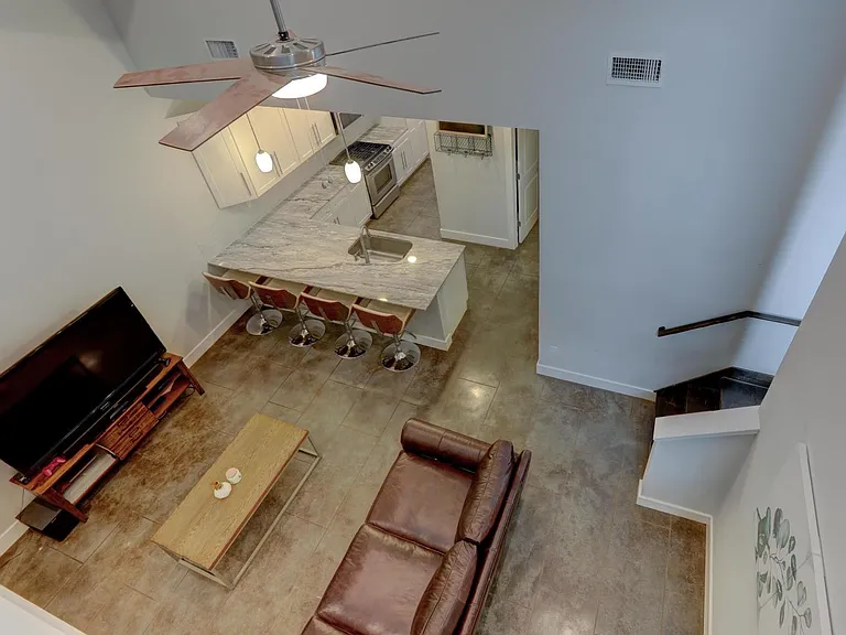 204 Highland Oaks Ln #204 — Photo 11