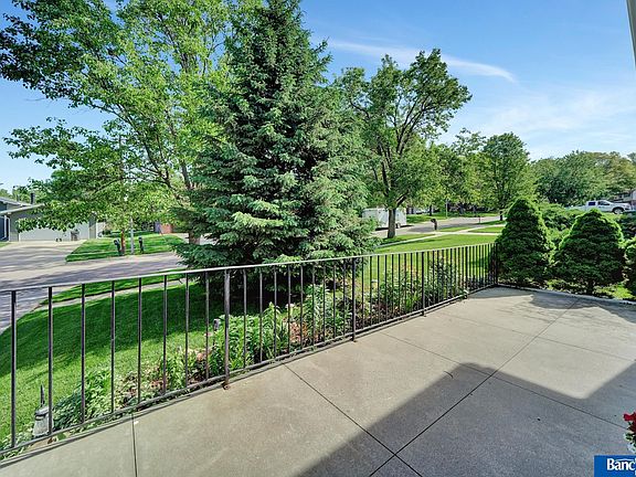 5th image of 3011 Loveland Dr