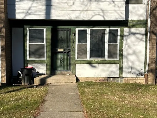 9409 Manor Ave, Cleveland, OH 44104