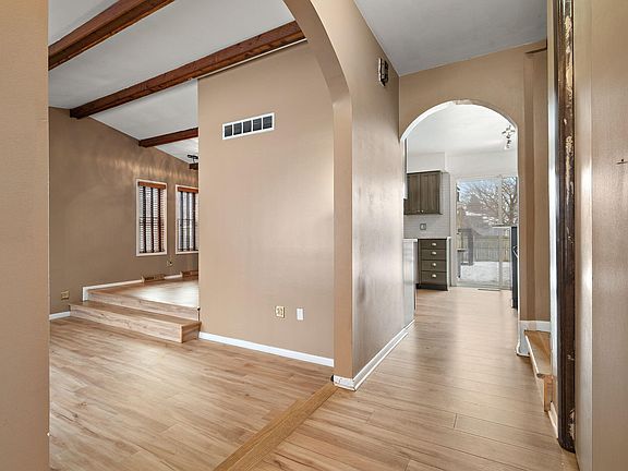 5th image of 1429 W 74th Pl