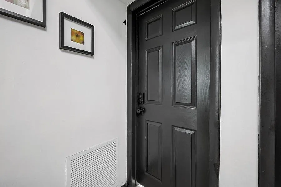 4 bed, 4.0 bath, 1688 sqft, $1,239 — Photo 2