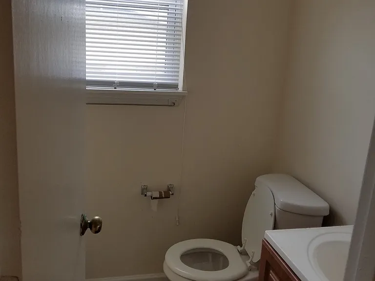 746 Demaret Dr — Photo 6