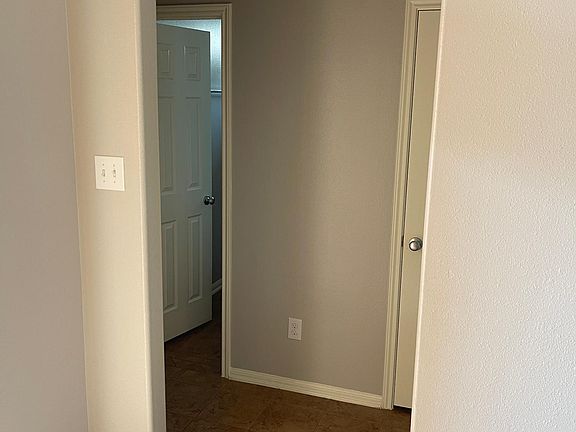 4th image of 2541 Pelican Dr