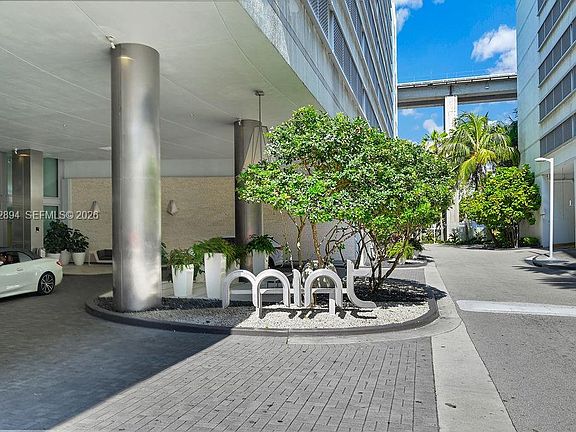 2nd image of 92 SW 3rd St APT 4806
