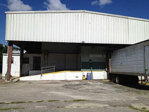 5th image of 920 Oakwood St