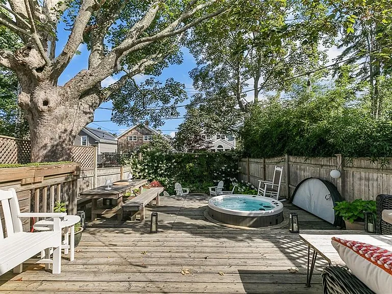 46 Hammond St — Photo 22