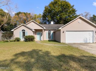 6920 Pinehurst Dr, Ocean Springs, MS 39564