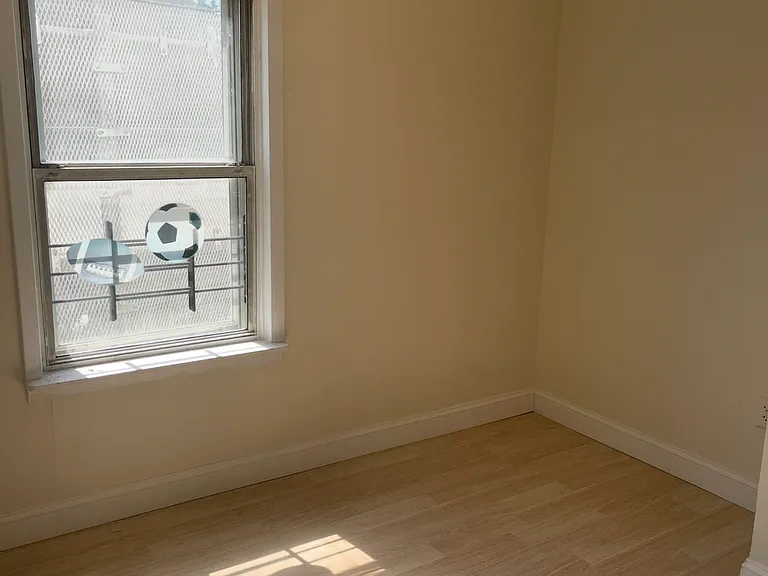 1651 Hunt Ave — Photo 4