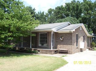 439 Southwood St, Clinton, NC 28328