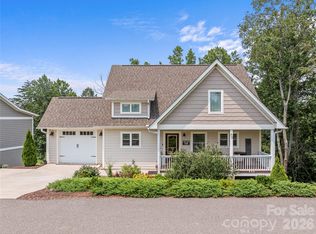89 Greenwood Fields Dr, Asheville, NC 28804