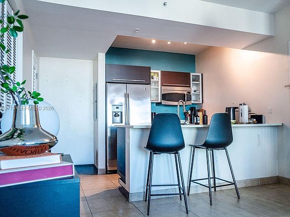 4th image of 333 NE 24th St APT 1002