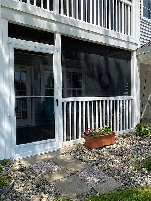 1st image of 364 Westbrook Ct