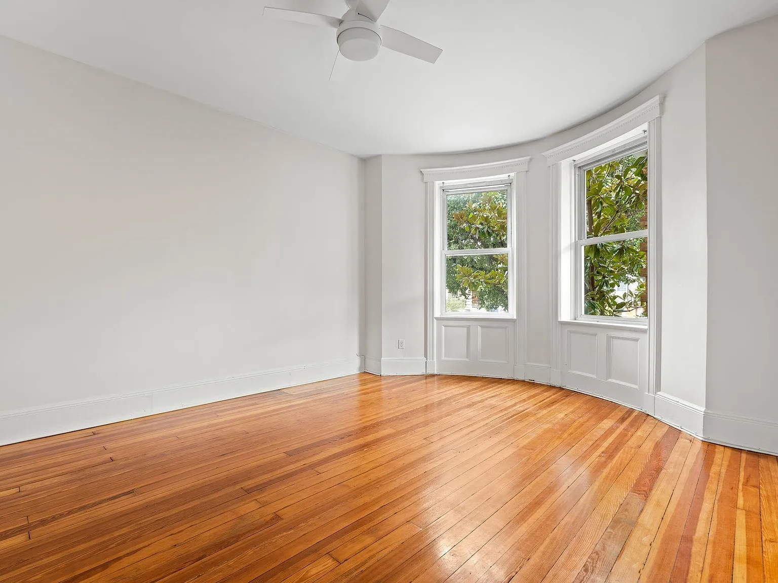 2 bed, 1.0 bath, $3,600 — Photo 4