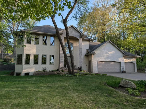 419 Brandywine Dr, Burnsville, MN 55337