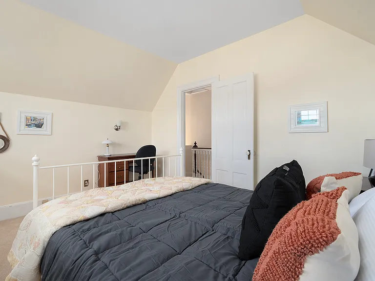 Queen Bedroom 3rd Floor