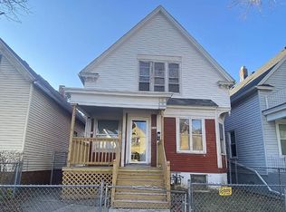 2745 N 18th St #A, Milwaukee, WI 53206