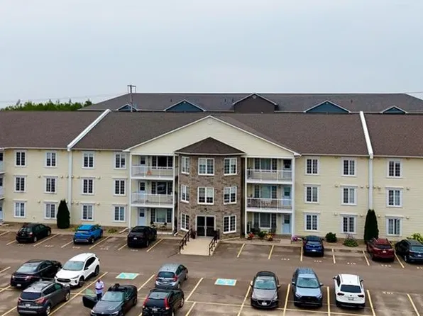 130 Lian St #328, Fredericton, NB E3C 0G4