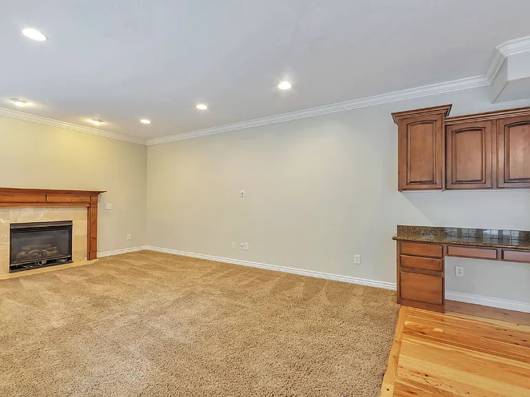 4497 Spring Meadow Dr — Photo 10