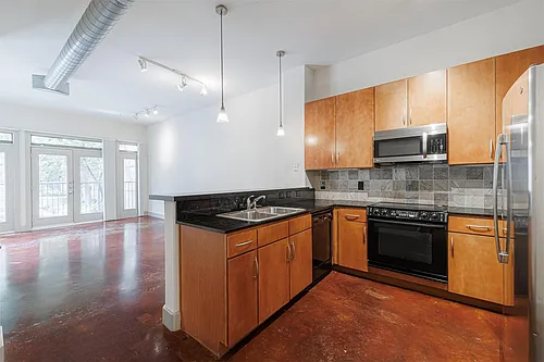 1901 Post Oak Blvd Photo 1