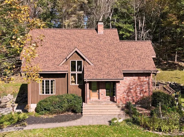 135 Dunkirk Dr, Warriors Mark, PA 16877