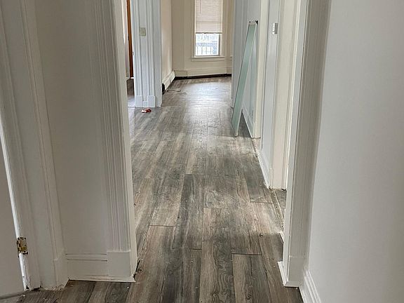 4th image of 24 Woodlawn Ct #1