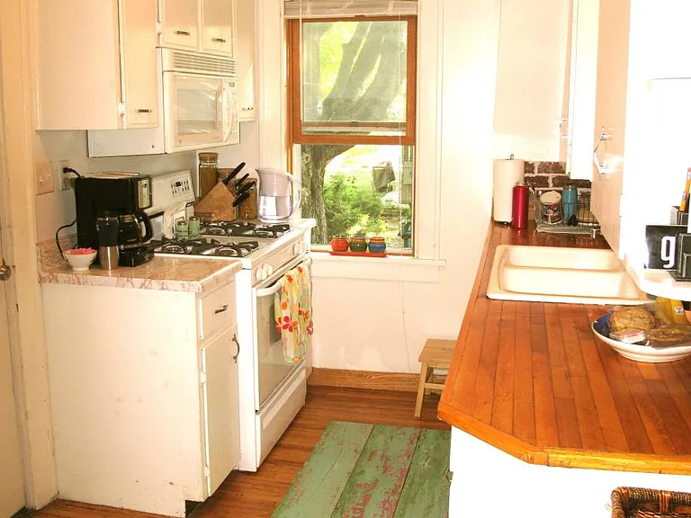1420 Broadway St — Photo 3