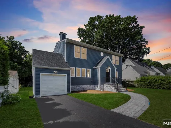 296 Pine St, Teaneck, NJ 07666