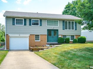 12 Rutledge Ave, Bartonville, IL 61607